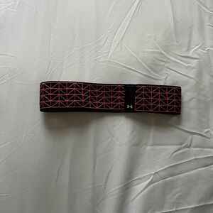 Under Armour Reversible Black Headband with Pink Geometric Design